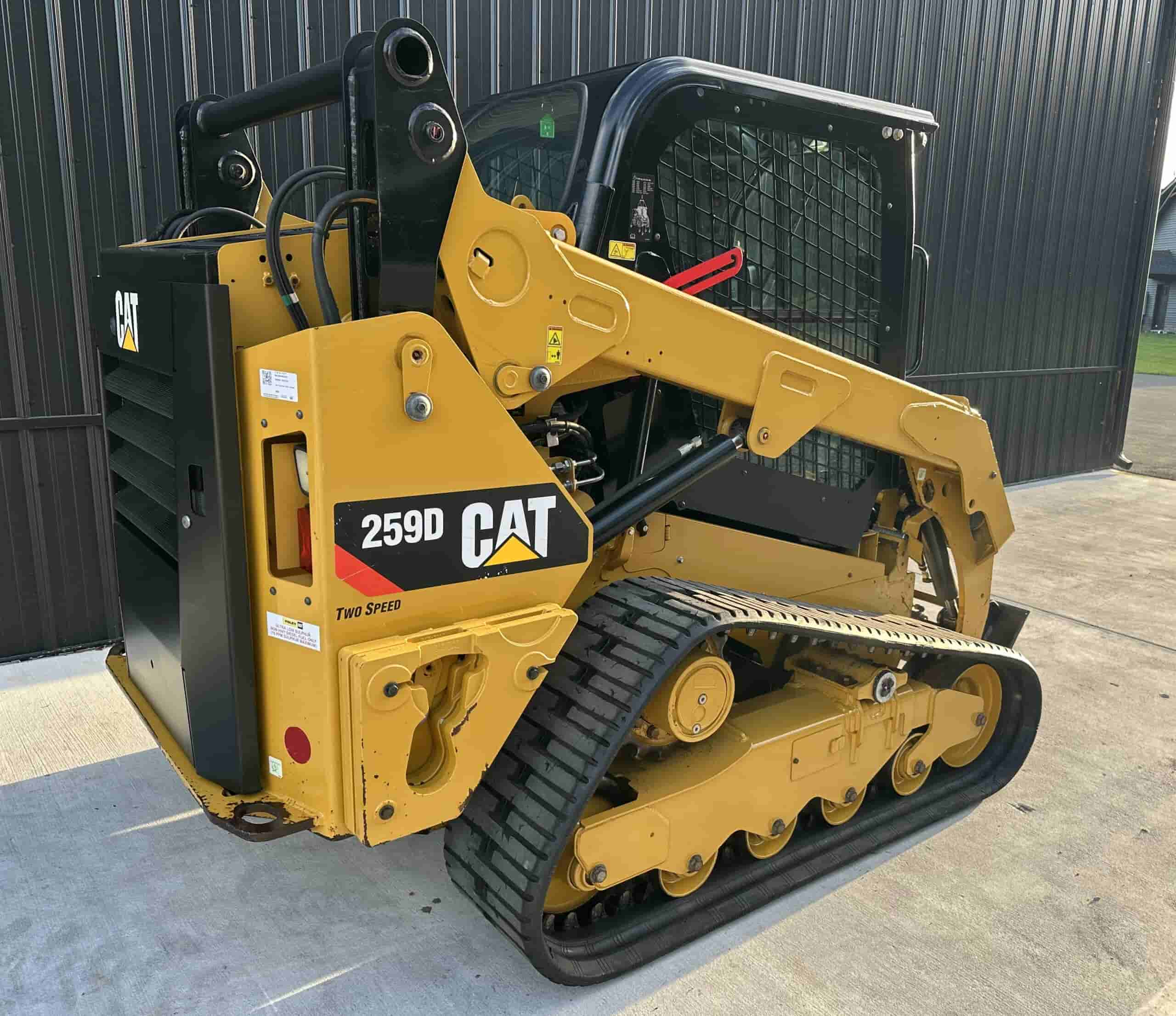 2019 CAT 259D 858 HOURS
